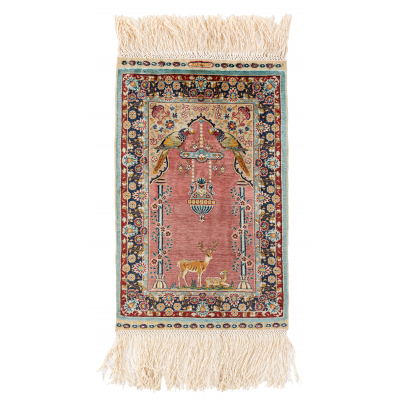 Signed Silk Hereke Özipek (15 x 15 knots per sq cm)