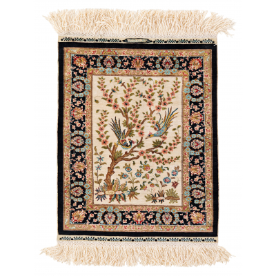 Signed Silk Hereke Özipek (13 x 13 knots per sq cm)